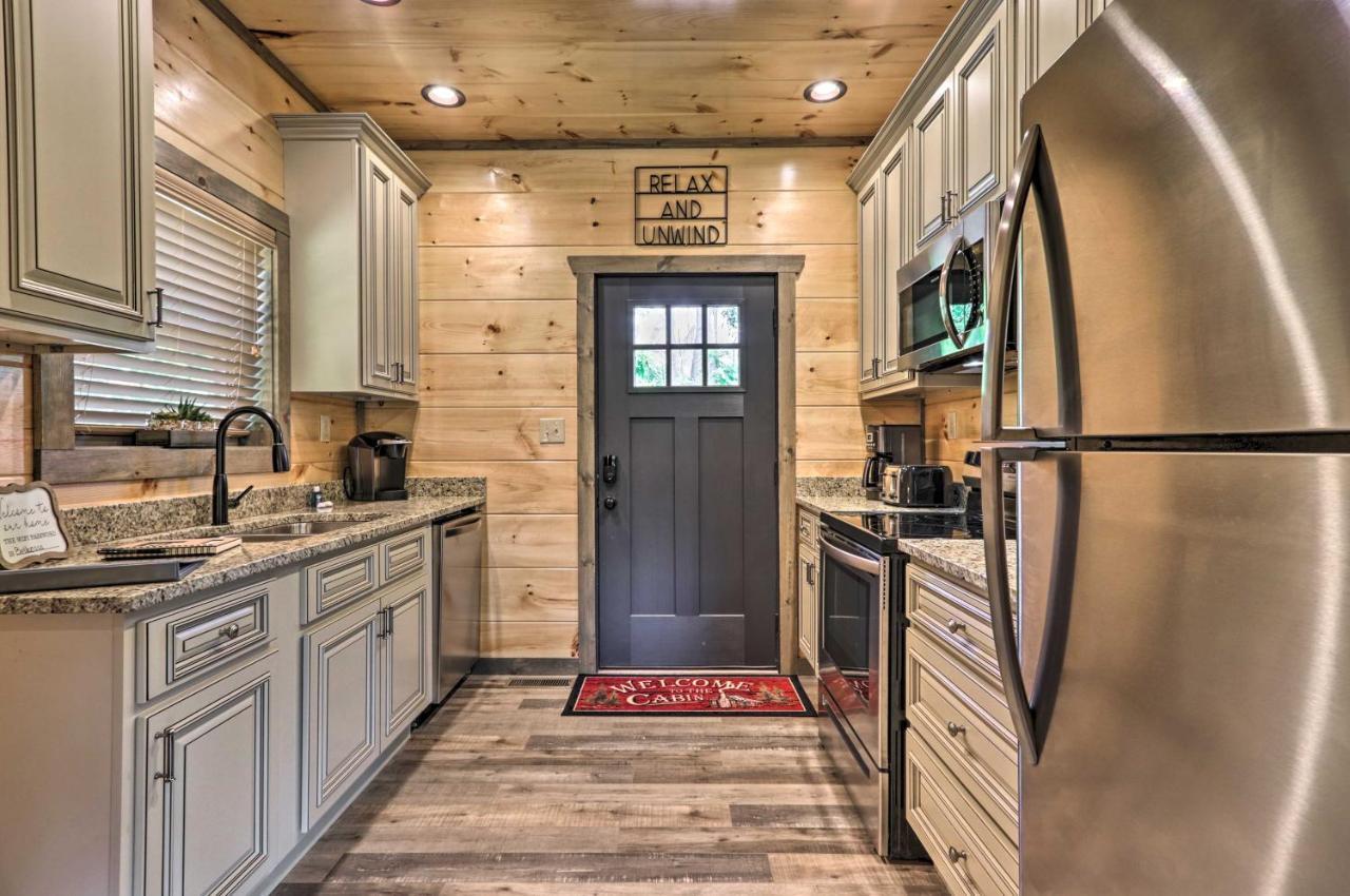 Modern Cabin With Hot Tub And Game Room In Gatlinburg! Bagian luar foto