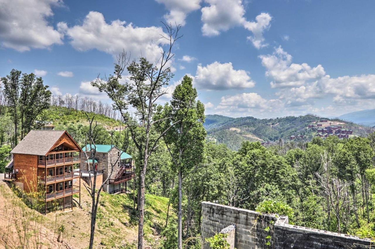 Modern Cabin With Hot Tub And Game Room In Gatlinburg! Bagian luar foto