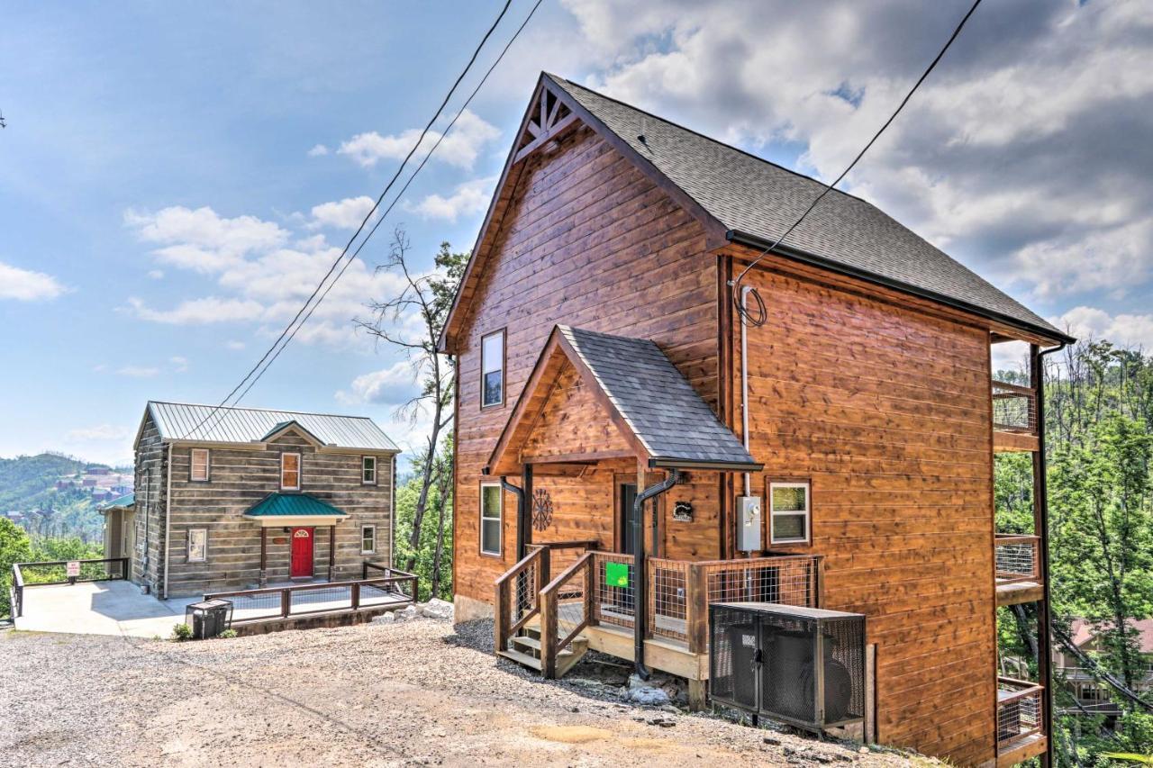Modern Cabin With Hot Tub And Game Room In Gatlinburg! Bagian luar foto