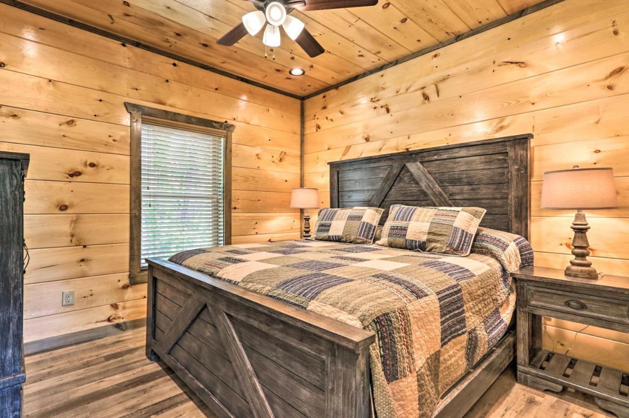 Modern Cabin With Hot Tub And Game Room In Gatlinburg! Bagian luar foto